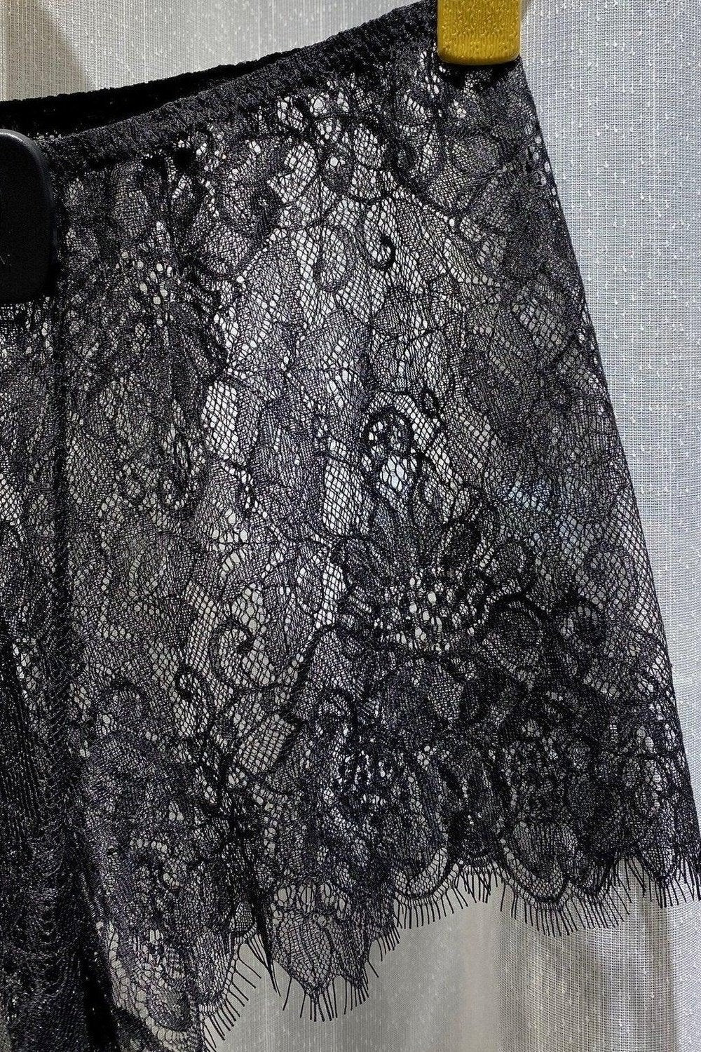 ROLLY LACE SHORTS - MND